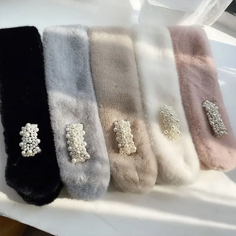 

2023 New Furry Collar Scarf, Winter Women's Neck Protector, Versatile Cute Girl, Imitation Rabbit Plush, High-end Pink