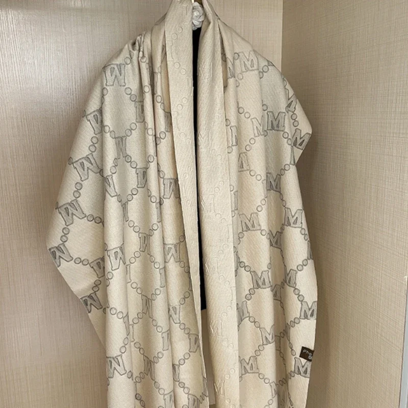 Рисунок 4 - Роскошный фирменный шарф