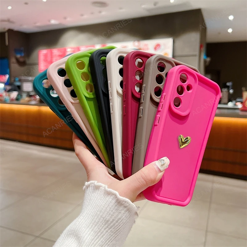 Elegant 3D Gold Heart Silicone Phone Case – Stylish Protective Back Cover