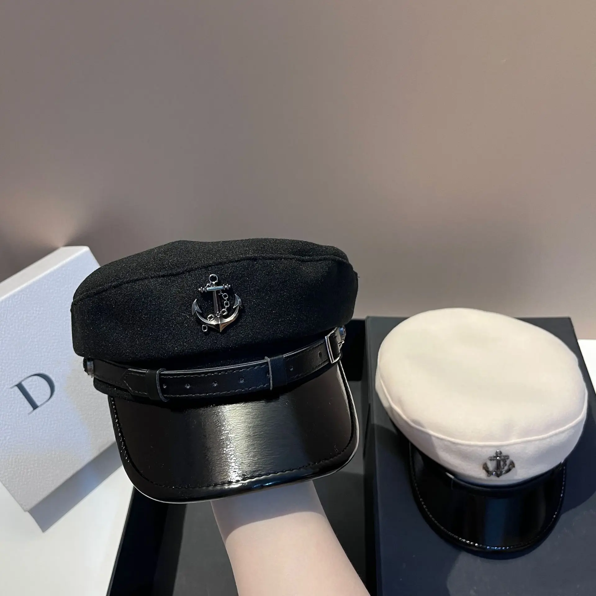 Nouvelle ceinture en laine, chapeau bleu marine, luxe léger européen et américain, mode, cuir anti-âge, casquette chaude, chapeau de journal pour femme_voghion.com