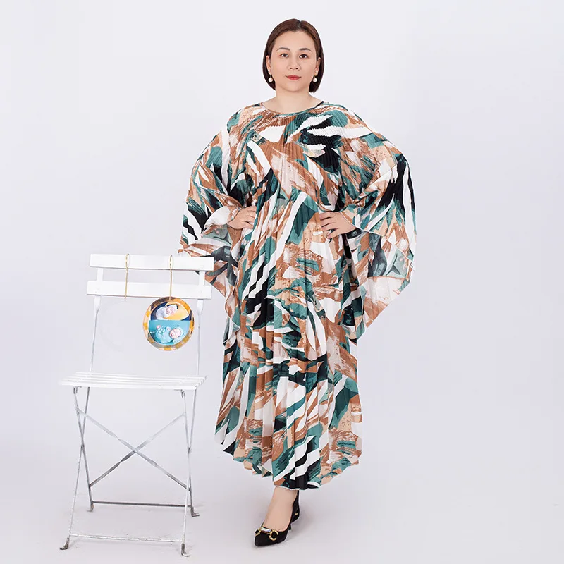 

2023 New printed irregular bat sleeve fashion pleated dress