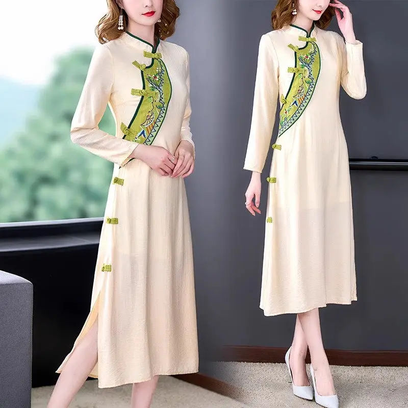 

Mom's Autumn Cheongsam 2023 New Chinese Style Retro Plate Button Embroidery Splice Improved Qipao Large Size Slim Dress Z3180