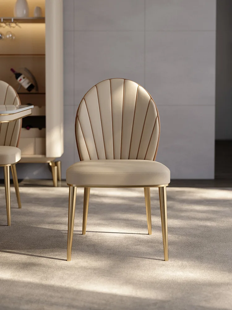 

Итальянский минималистичный обеденный стул 2022, дизайнерский новый домашний обеденный стол, легкое роскошное высококачественное обеденное кресло