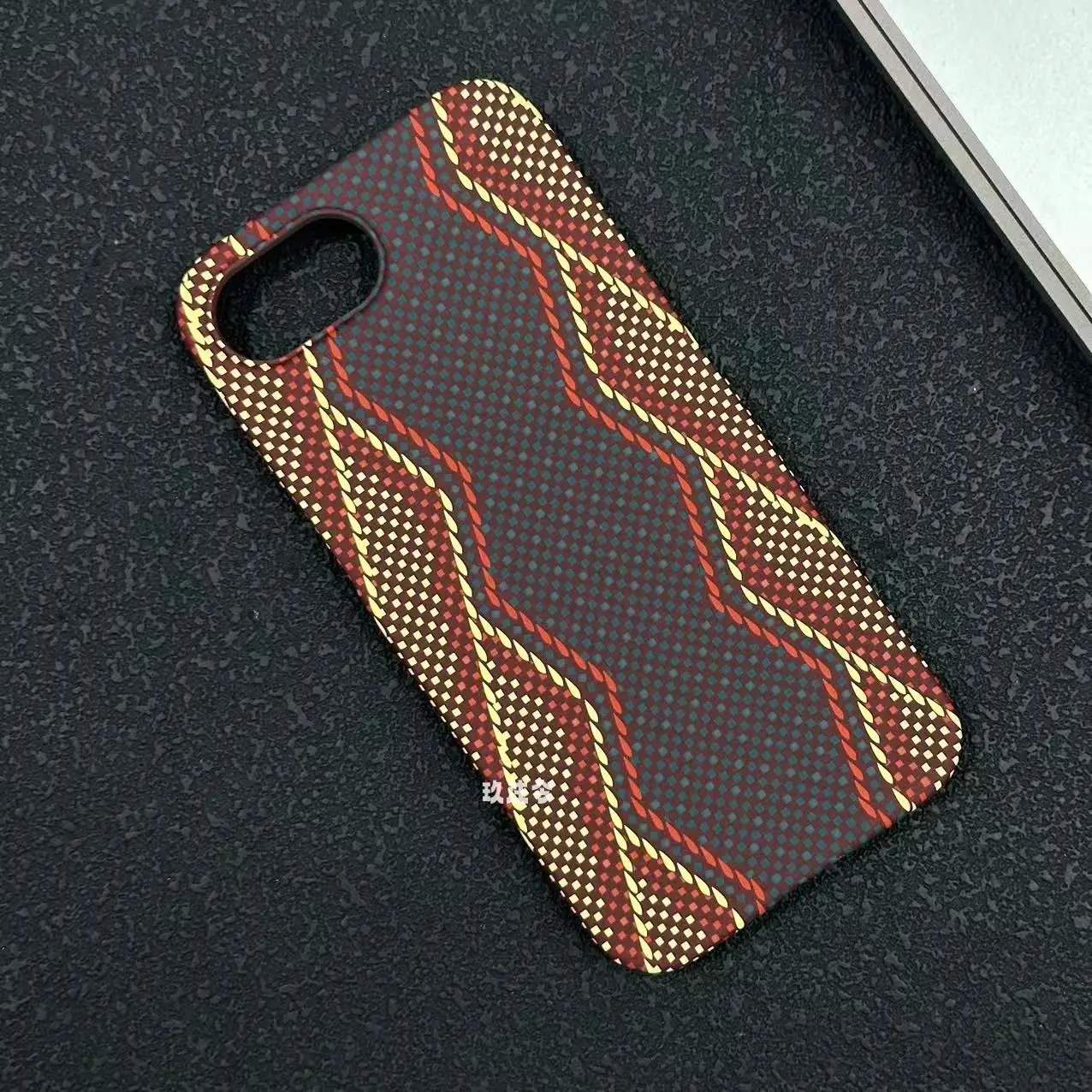 Fashion Matte Skin-friendly Carbon Fiber Texture Ultra-thin Shockproof Phone Case