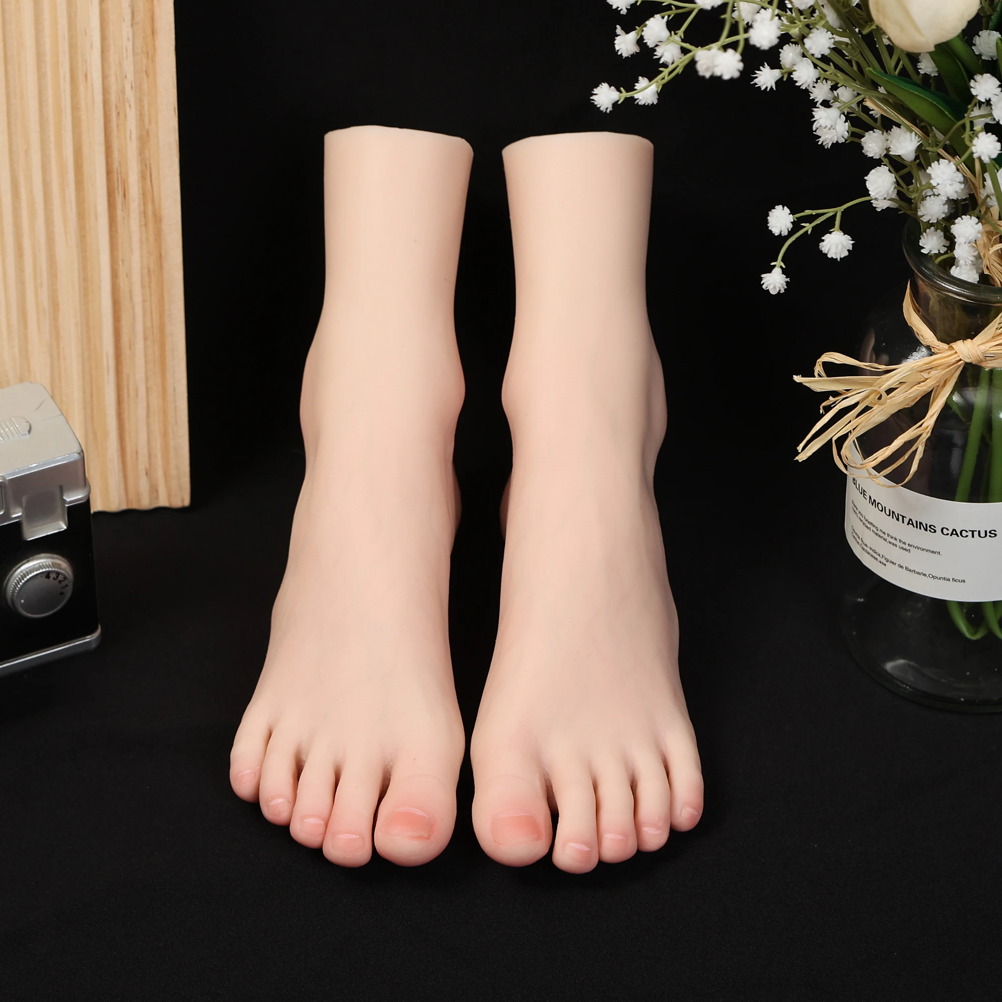Small Size Lifelike Foot Model Female Silicone Feet For Shooting Props Sketch Drawing Socks Jewelry Display Collection ZHJ3301