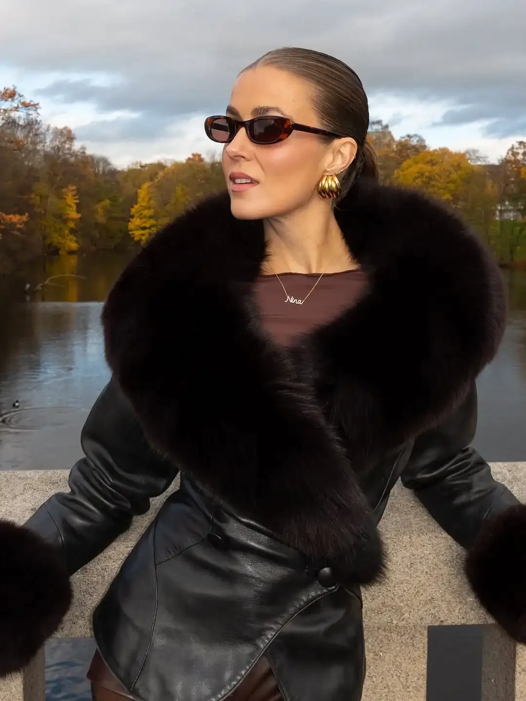 Black Fur Collar Leather Jacket Women Chic Solid Full Sleeves Waist Cinching V-neck Short Coat 2026 Lady High Street Outerwear