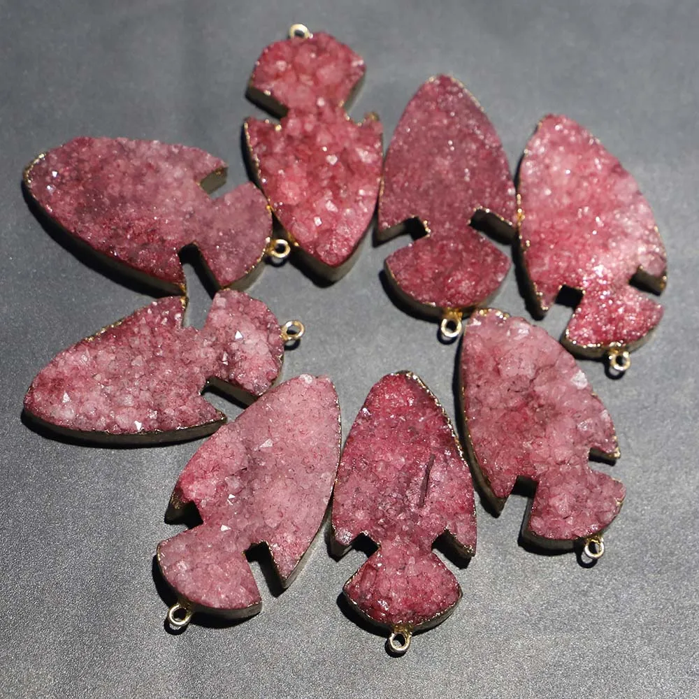 Natural Stone Rose Red Crystal Teeth Cluster Arrow Necklaces Pendants Ruggedly Fashion Charms Jewelry Accessories Wholesale 4Pcs