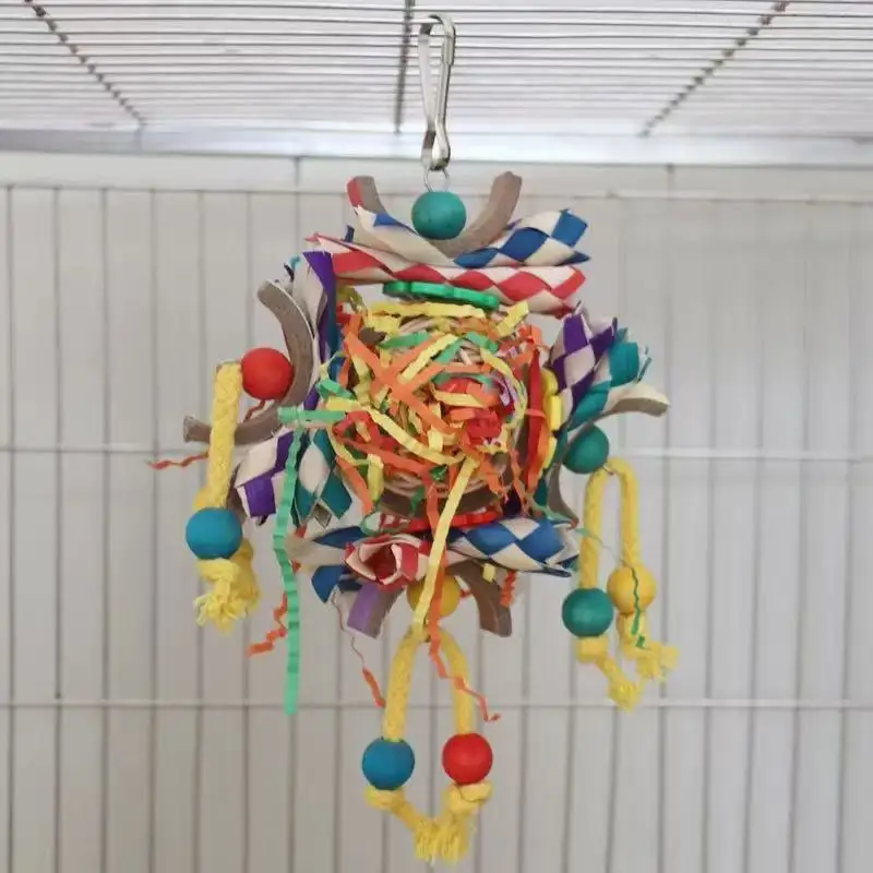 Colorful Rattan Ball Chew Toys for Parrots, Hanging Bird Cage Decor (Random Colors）