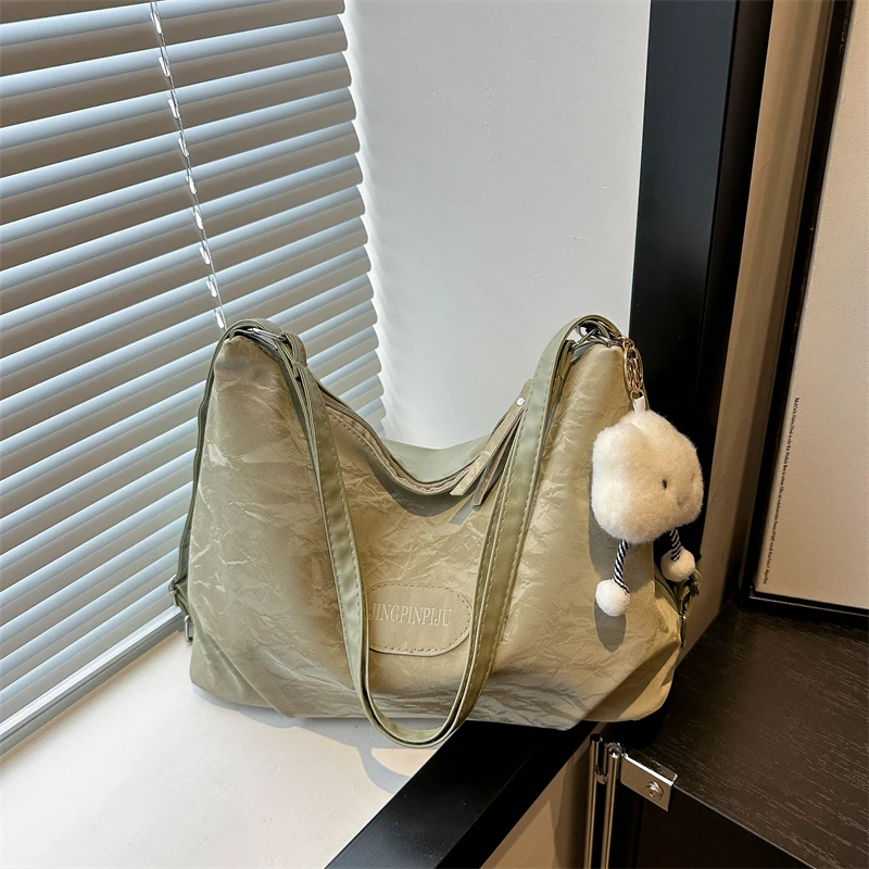 Green colorful rope white cloud pendant