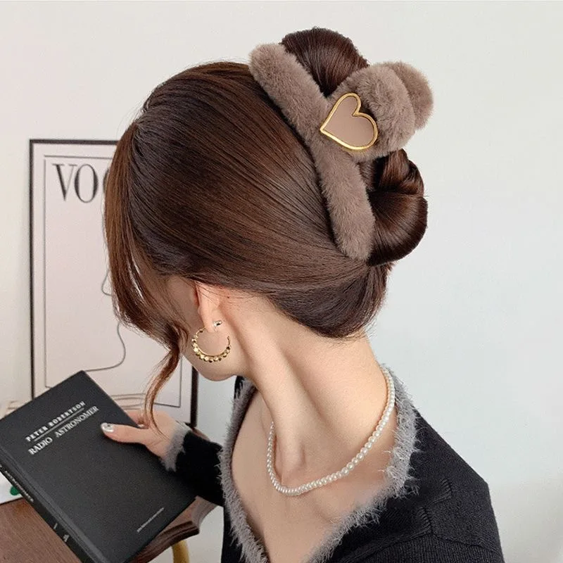 Рисунок 2 - Женские плюшевые заколки для волос