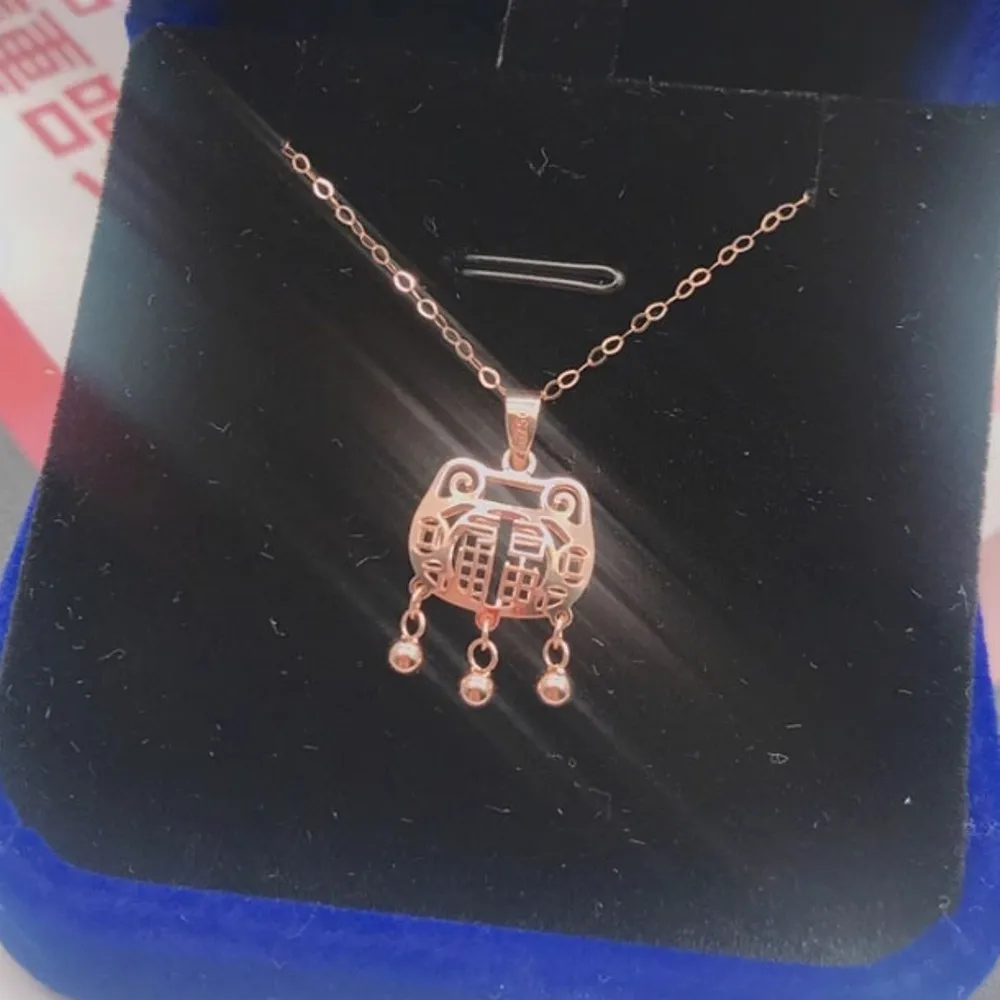 

Real Pure 18K Rose Gold Men Women Lucky Hollow Tiger Head Characters Fu Lock Pendant