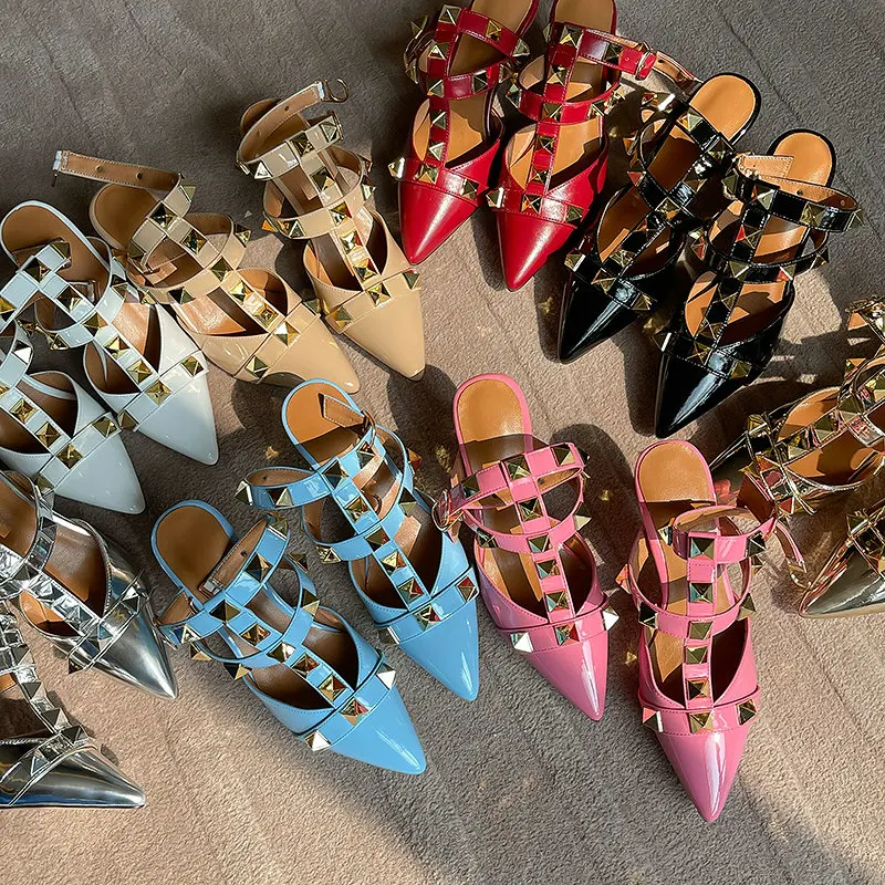 

2023 New Summer Pointed Closed Toe Genuine Cow Patent Leather Luxury Brand Sexy Party T-strap High Heels Sandals With Big Rivets