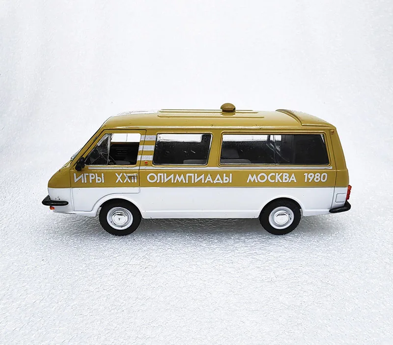 1:43 Latvian Van RAF 2203 Diecast Alloy Model Car Commemorative
