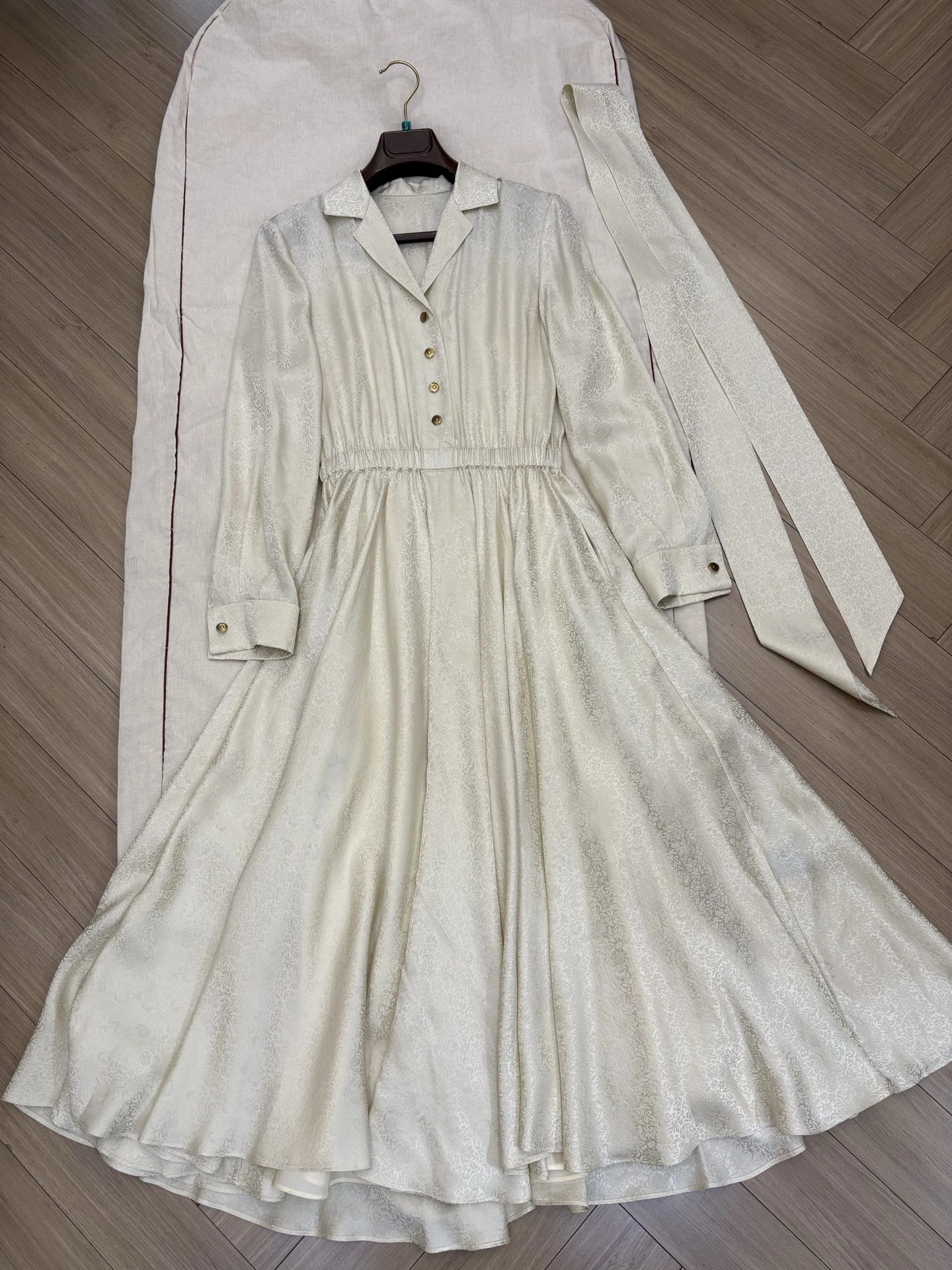 Silk Long-Sleeved Dress Elegant And Slim Waist Long Dress For Women