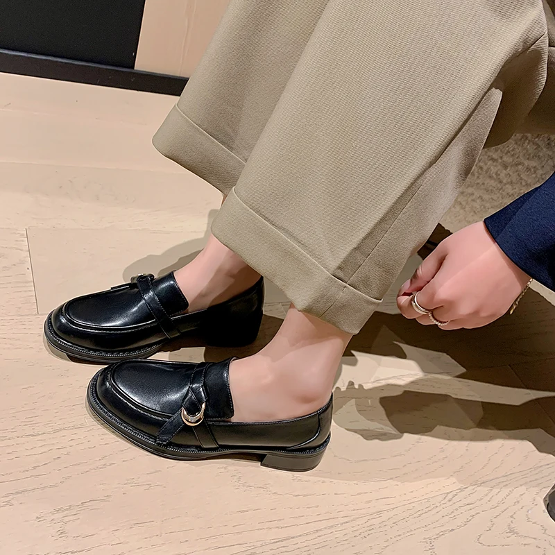 

Genuine Leather Women Loafers Shoes Round Toe Med Heels Buckle Concise Ladies Fashion Casual Shoes Spring Autumn Black Brown New