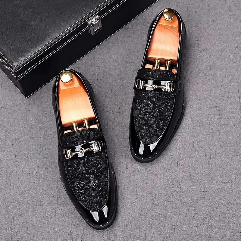 

Black Carved Luxury Men Pu Leather Shoes Fashion Male Metal Bucckle Bow Knot Deocr Increased Loafers Business Casual Shoes