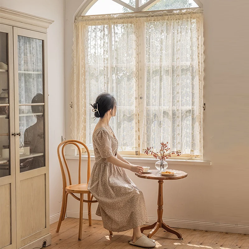 Tende In Pizzo Beige Vintage Bujasso | 2 Pannelli 137x240 Cm, Filtro Luce, Floreale Per Soggiorno