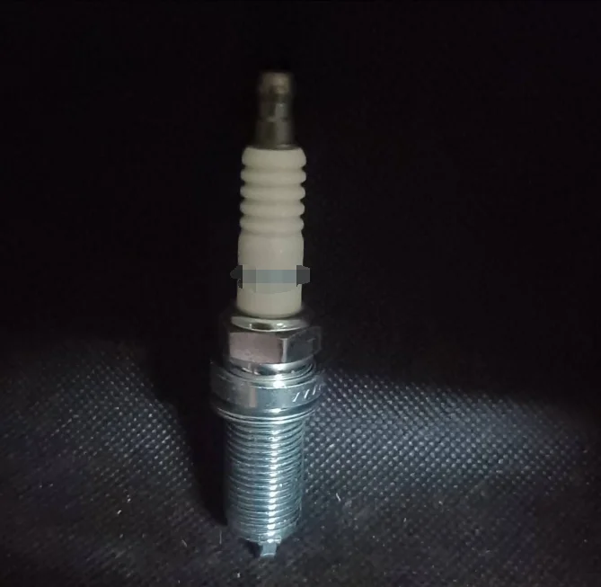 

Car Original factory spark plug kit 2003-vol voS 80 XC60 S80 XC60 XC90 spark plug 6 cylinder 3.2 points chassis 31216183