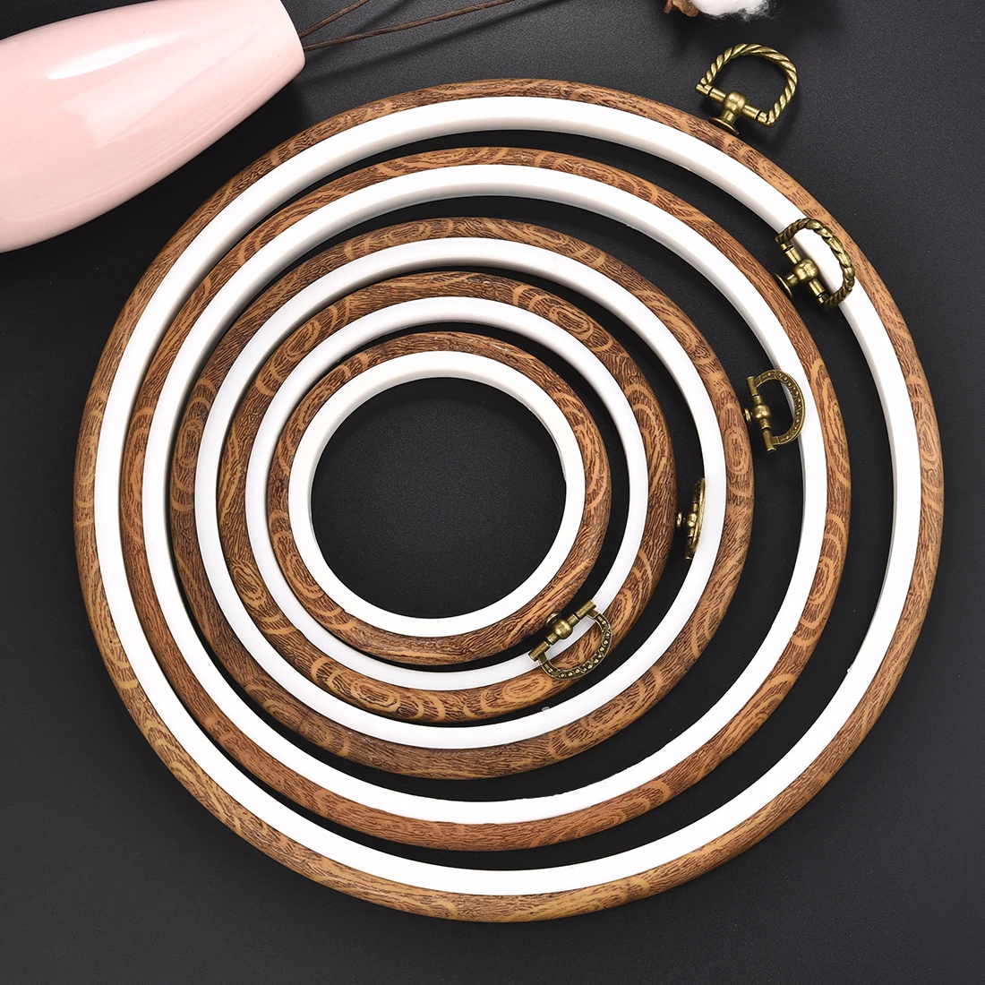 Description Picture 3 of itemSewing Tool Round Wooden Color Embroidery Hoops Frame Set Plastic Embroidery Hoop Rings For DIY Cross Stitch Needle Craft Tool