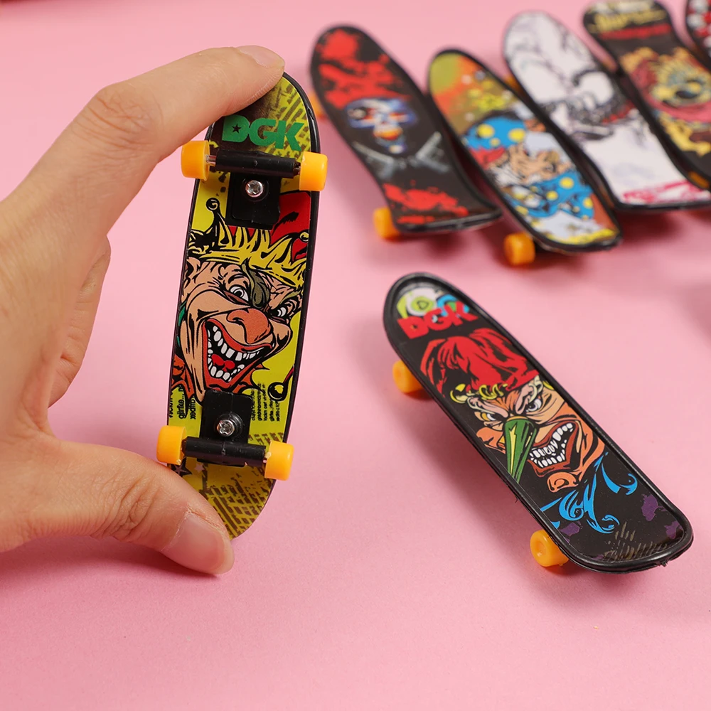 10Pcs Plastic Finger Skateboard Game Toys For Kids Birthday Party Favors Christmas Pinata Fillers Boy Girls Guest Gifts