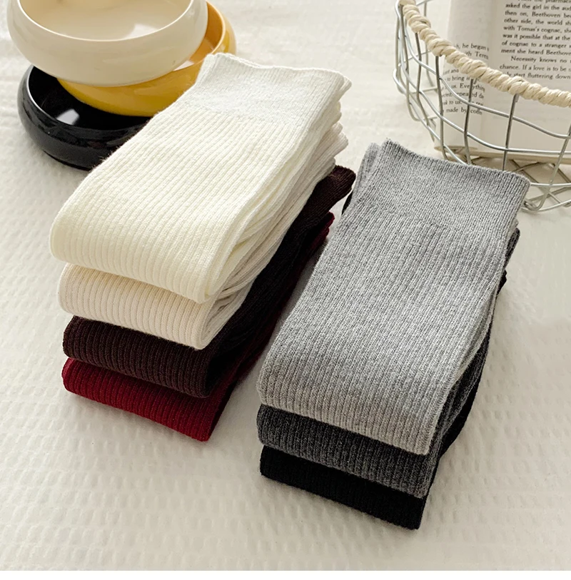 Description Picture 5 of itemFashion Women Stockings New Autumn Solid Color Casual Plain Knee High Socks Women's Japanese Style Loose Long Socks Female Comfy
