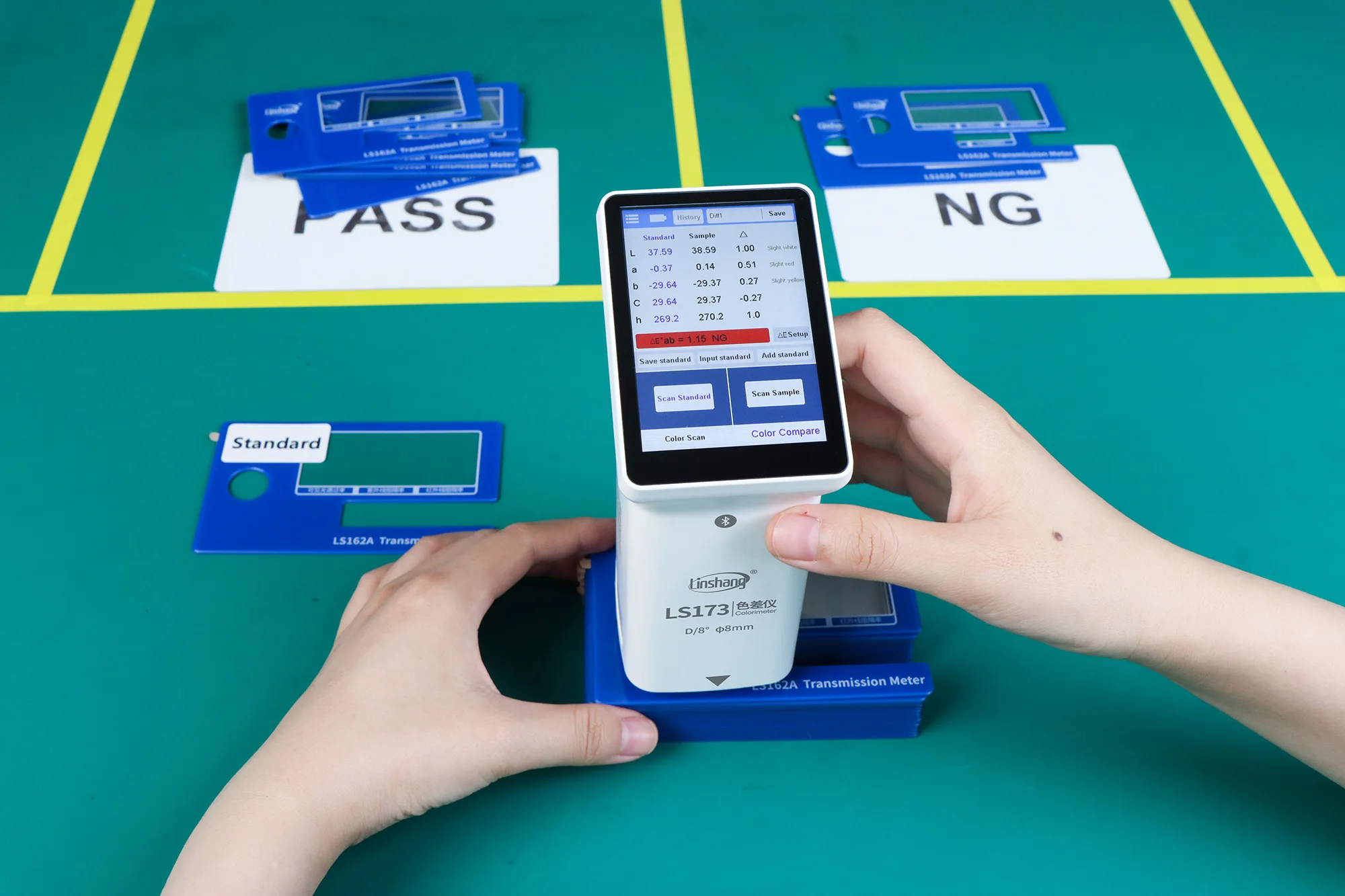 Linshang LS173 Portable Multifunctional Colorimeter With Touch Screens Color Analyzer Lab Values Indication