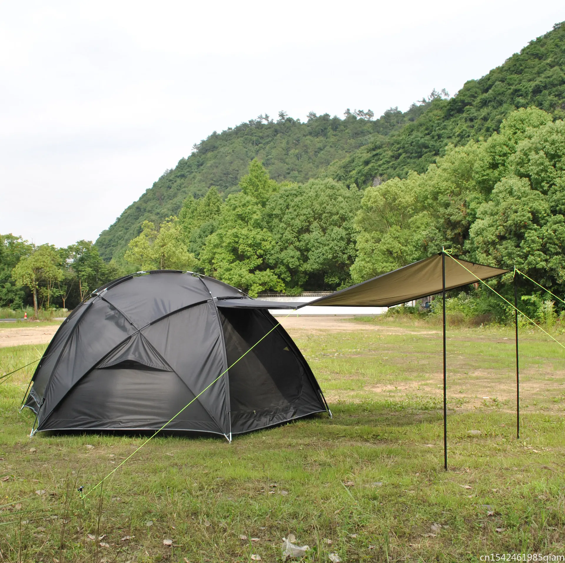 

Camping tent with foyer for 6-8 people using spherical tent