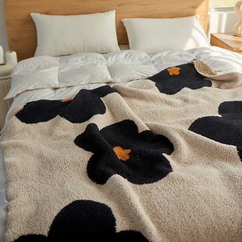 

INS Korean style Designer sunflower A-class half-pile knitted blanket Sofa Office nap blanket Autumn and winter