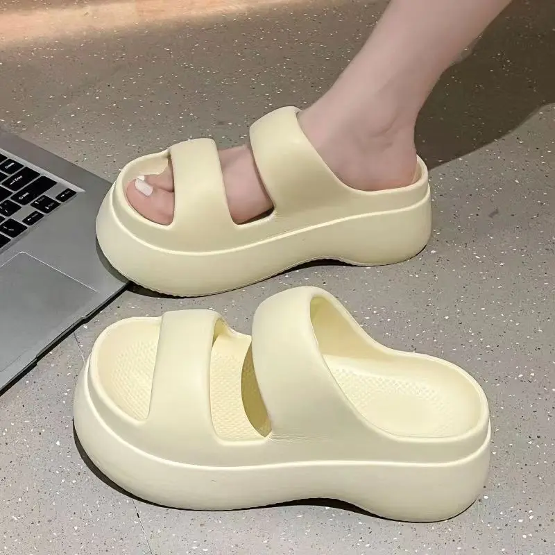 2025 New Summer Women Slippers Couple Beach Slippers Soft EVA Thick Sole Slides Shoes Platform Flat Heel Slippers Casual Sandals 4