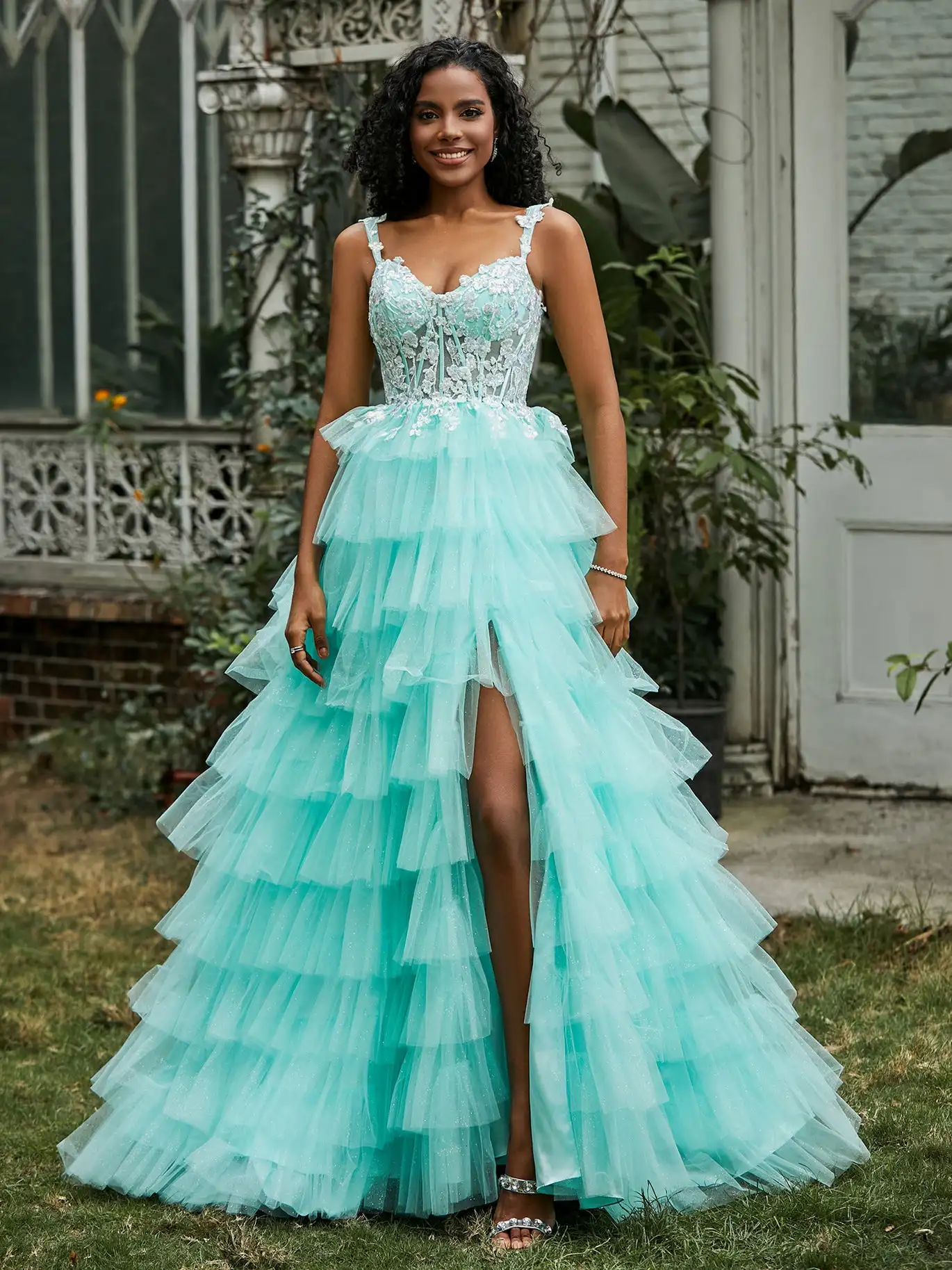 

Sweetheart Ruffle Skirt Tiered Tulle Prom DresseWith Slit A-line Spaghetti Straps Cocktail Wedding Guest Appliques Evening Gowns