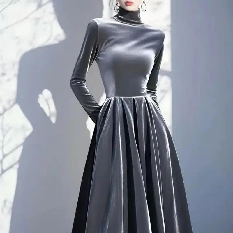 فستان مخملي ذو ياقة مدورة رمادي للنساء فساتين رسمية أنيقة للخريف بلون سادة وخصر عالي على شكل حرف a مطوي للحفلات فساتين طويلة 598B