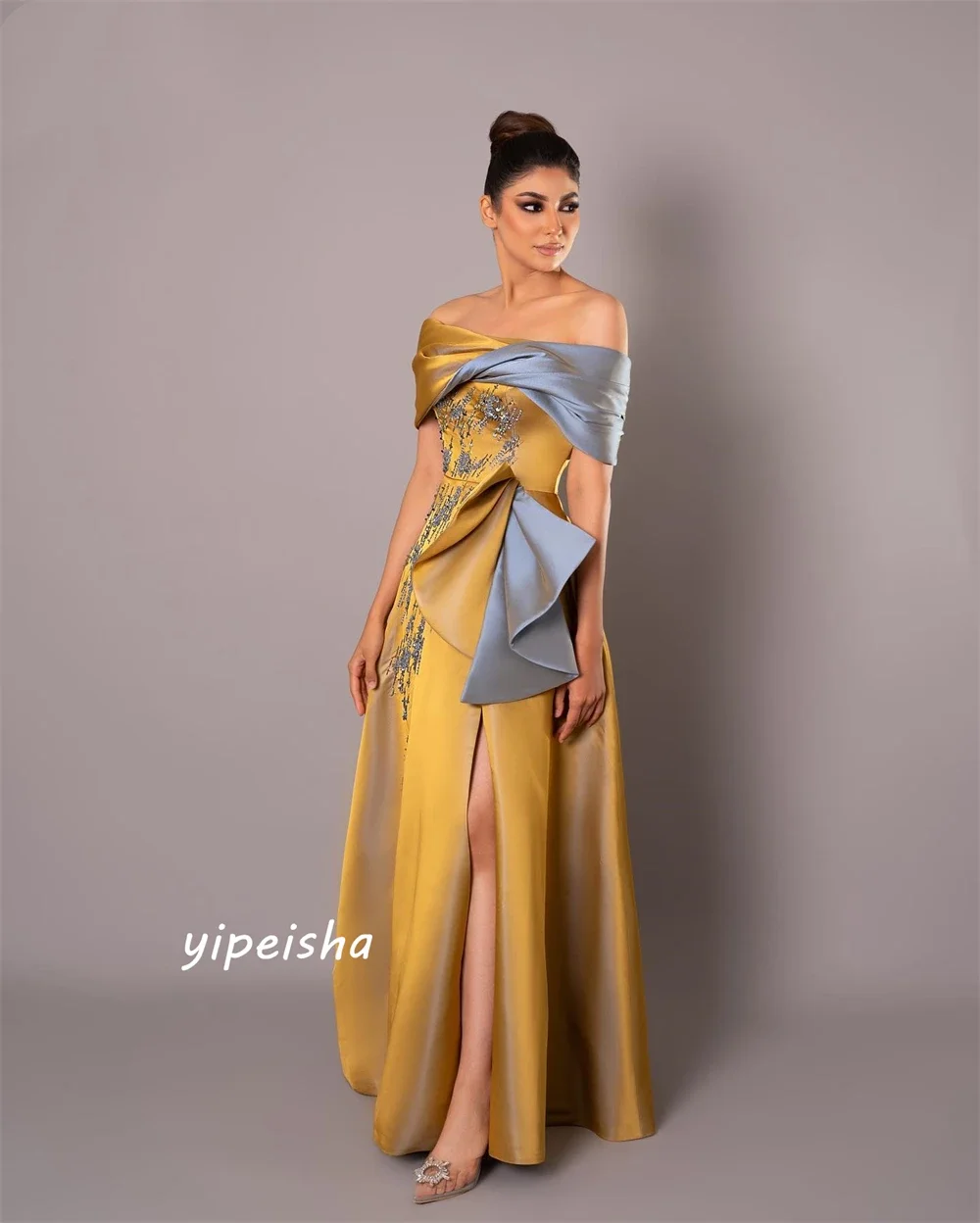 فساتين سهرة نسائية أنيقة مكشوفة الكتف على شكل حرف...