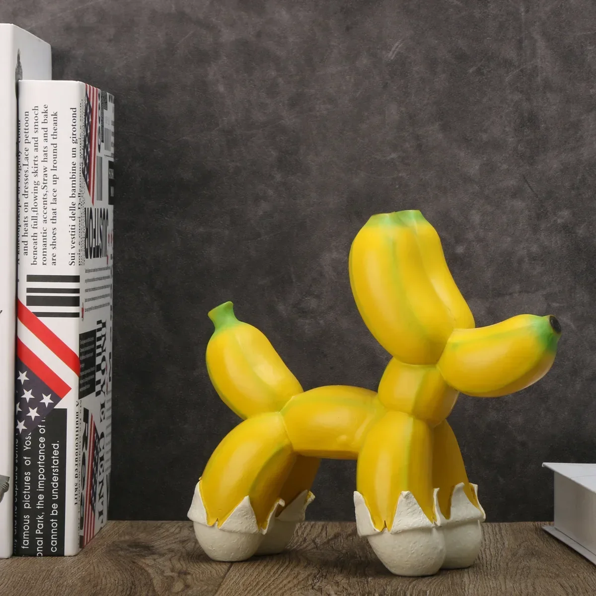 

Resin Banana Dog Balloon Sculpture Animal Decor Statues Modern Art Crafts Figurines for Interior Living Room Home Decoration