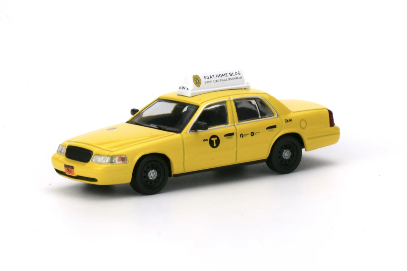 en-taxi 17冊 596 model 1/64 cv New York taxi painted alloy car model