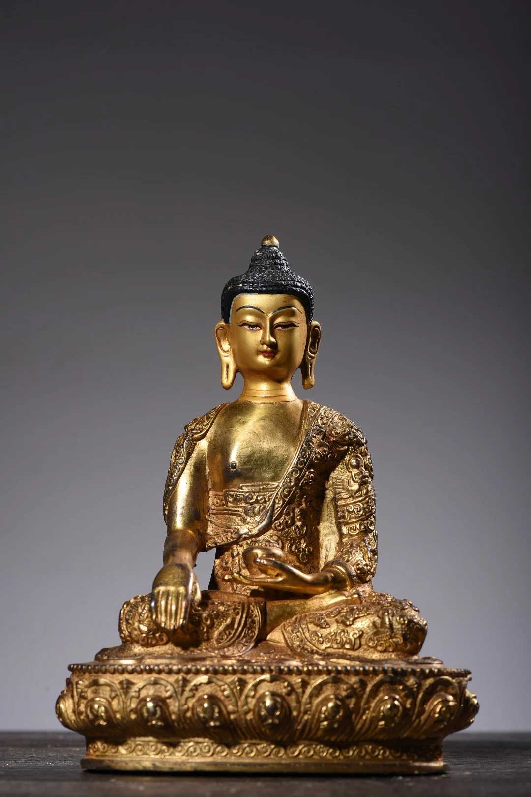 

9"Tibetan Temple Collection Old Bronze Gilt Painted Shakyamuni lotus platform Sitting Buddha Town house Exorcism