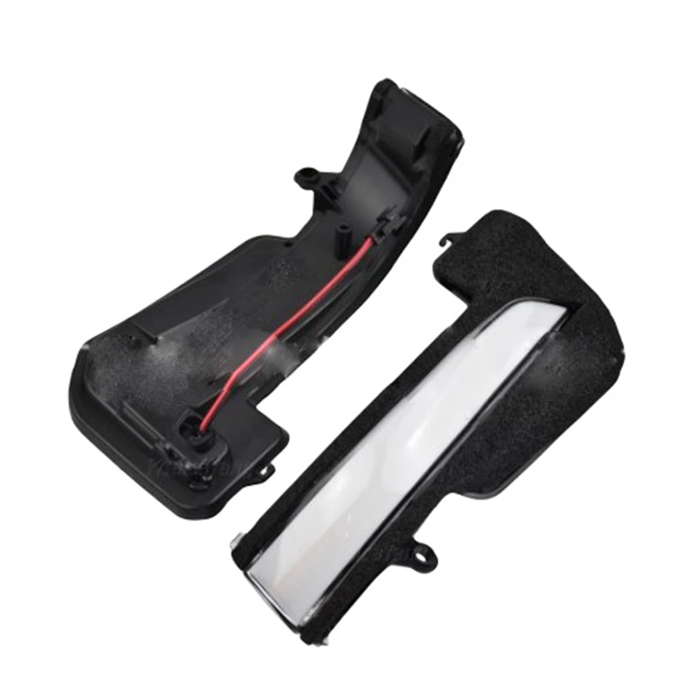 

Car Dynamic LED Turn Signal Light Rearview Mirror Indicator Light for Toyota INNOVA AN140 AN150 2016