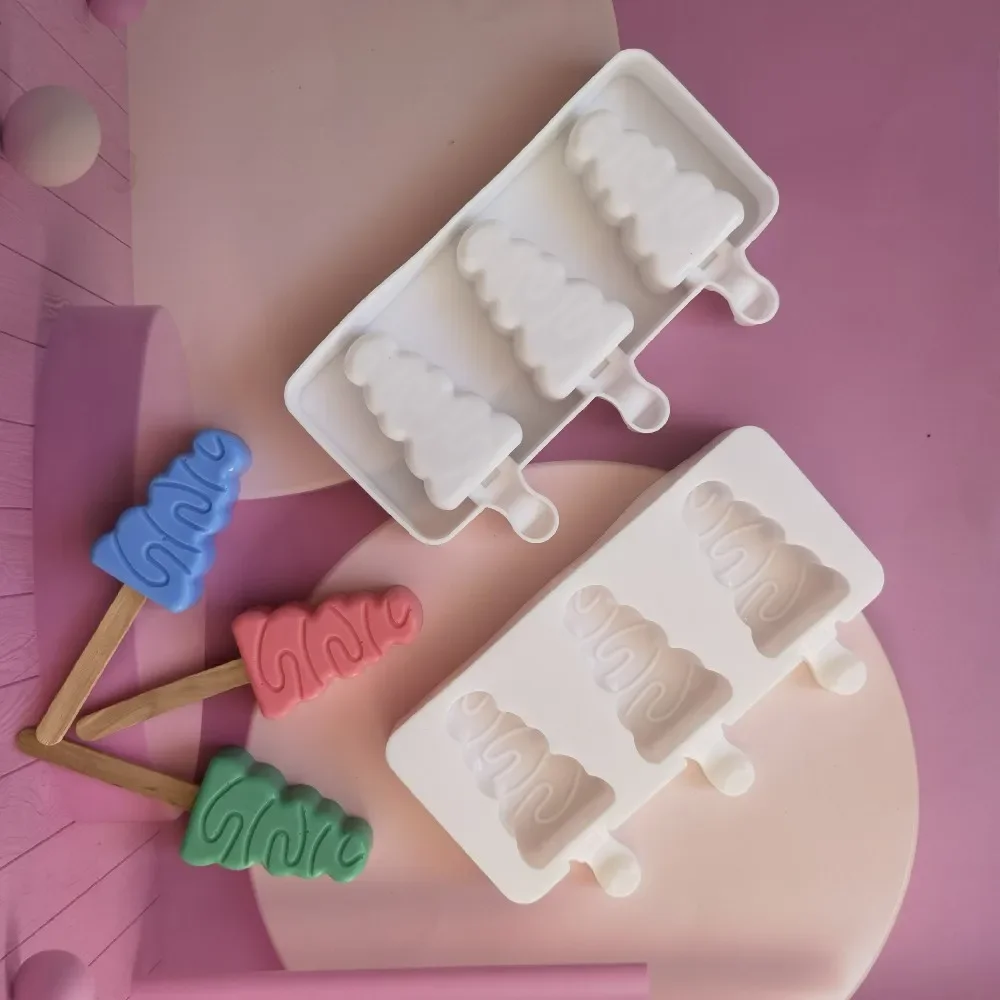 

4 Cavity Christmas Tree Ice Cream Silicone Mold DIY Chocolate Popsicle Mould Ice Pop Maker Molds Cake Decorating Tools Bakeware