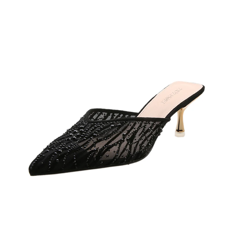 

Новинка лета 2024, дышащие популярные шлепанцы со стразами, полузакрытые шлепанцы для улицы, пикантные шлепанцы на тонком каблуке в Корейском стиле