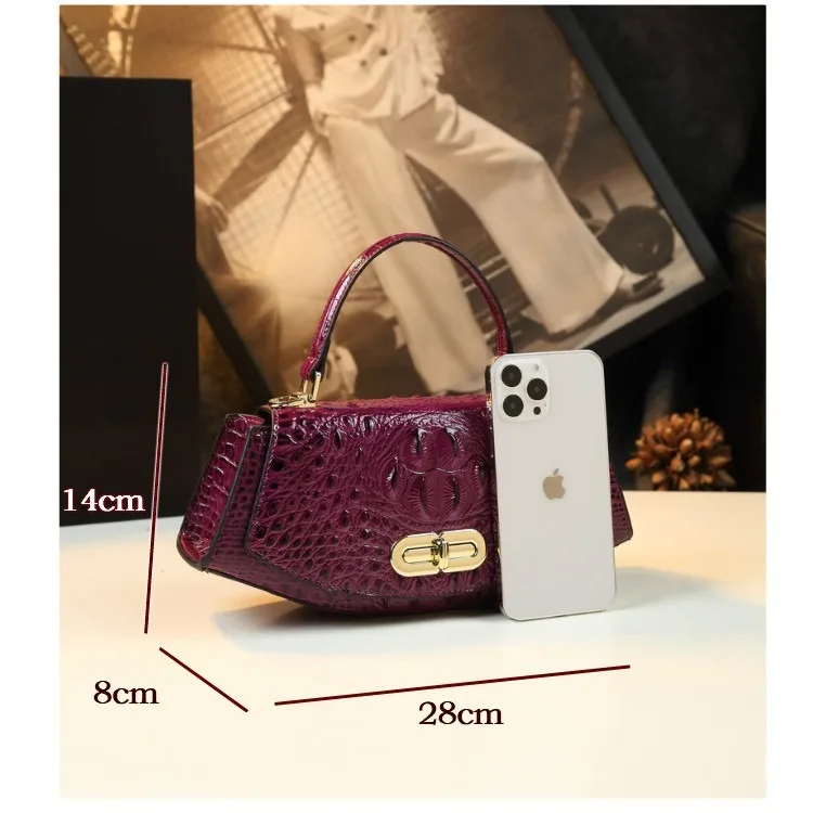 Elegant Women's Saddle Bag - Premium Leather Handheld Messenger Bag, Chic and Stylish Design