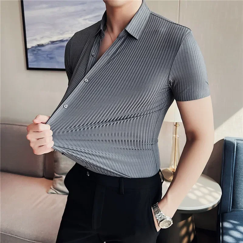 

2023 Summer High Elasticity Seamless Short Sleeve Shirts Fashion Stripes Men Business Formal Wear Slim Fit Casual Dress Shirt