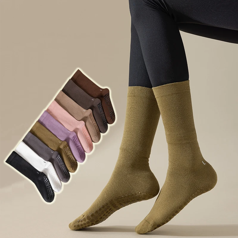 

New Four Seasons Women's Mid Tube Socks Dance Sports Muscle Energy Pure Cotton Sole Massage Anti Slip Lower Mid Calf Socks 325