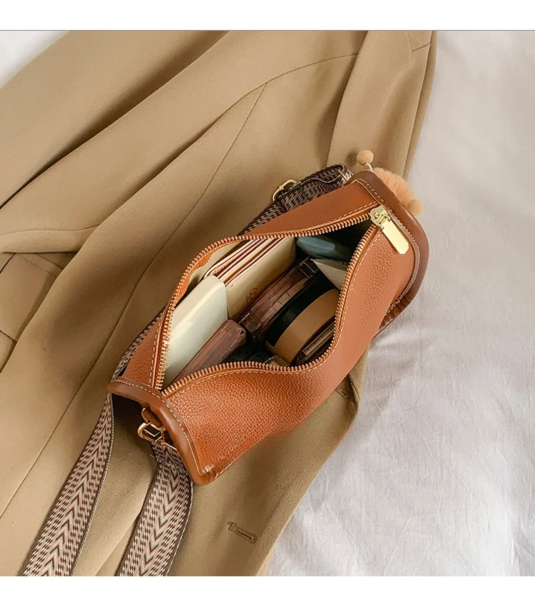 Texture avanzata per la nuova borsa a tracolla versatile alla moda da donna 2024, borsa ascellare per i pendolari_voghion.com