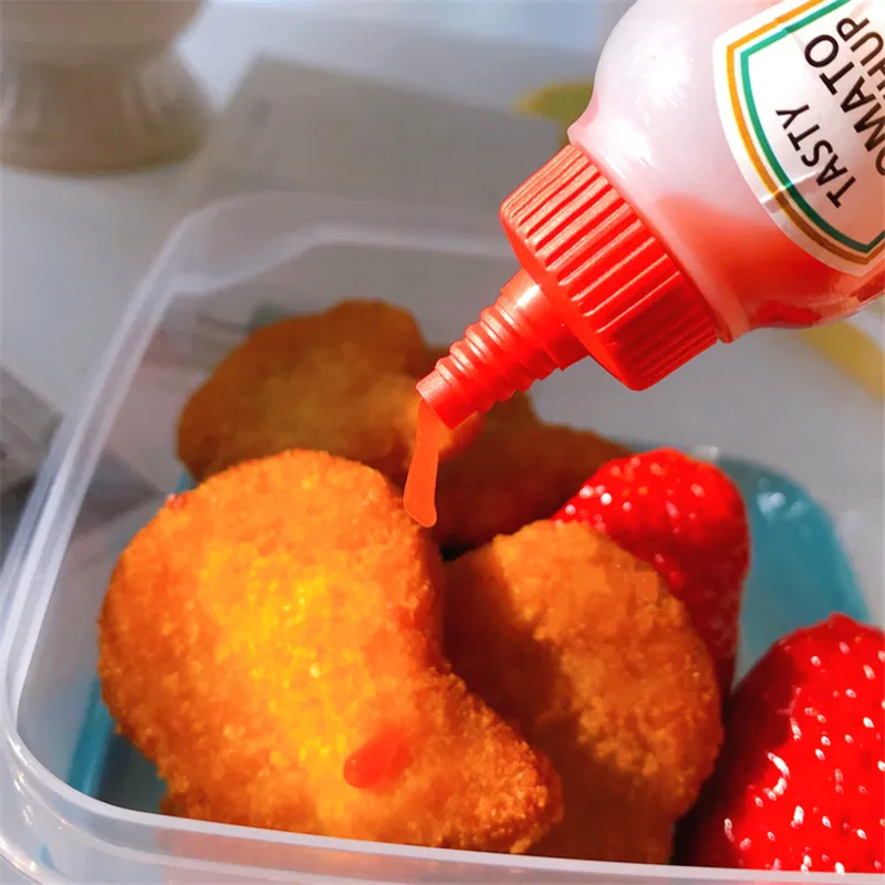 2pcs/set 25ML Mini Tomato Ketchup Bottle Portable Small Sauce Container Salad Dressing Container Pantry Containers for Bento Box food storage container