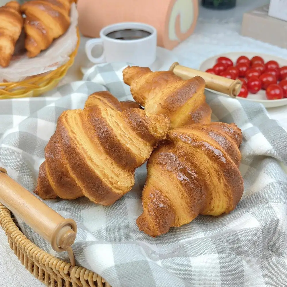 Künstliches Croissant-Brot zur Dekoration, künstlicher Croissant-Look, Lebensmittelmodell, Zuhause, Küche, Schreibtisch, Fensterläden, Musterdisplay – Detail 5