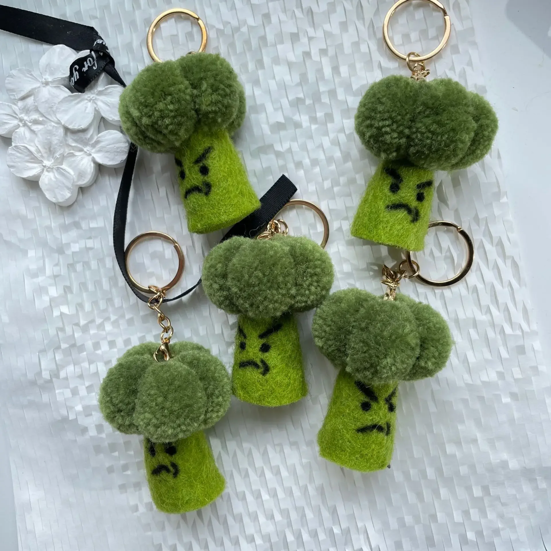クリエイティブブロッコリーぬいぐるみキーホルダー、小さな新鮮