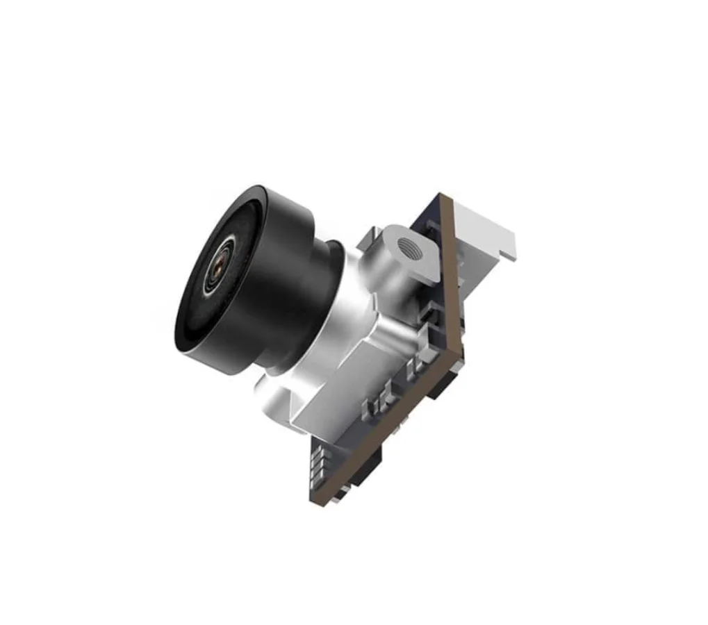 Détail de la caméra analogique CADDXFPV Ant Lite, avec son objectif et son boîtier, soulignant la qualité d'image et légèreté.