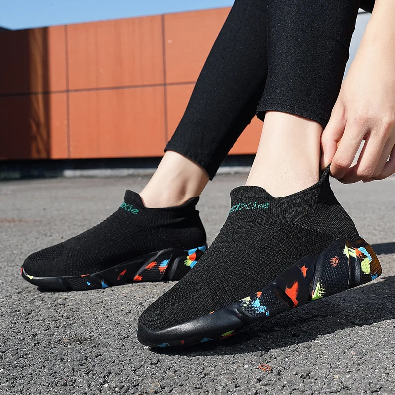 New Women Fashion Sneakers Unisex Socks Shoes Men Shoes Summer Breathable Casual Loafers Sports Shoes Student Ladies Sneakers