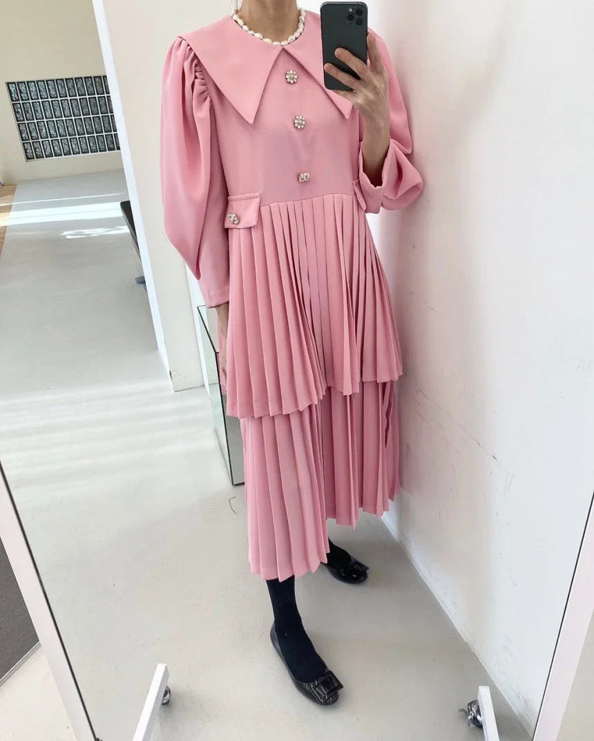 [EWQ] Spring New 2022 Lapel Flowers Buttons Decoration Dress Women Pink Robe Puff Sleeve Clothing Double Layers Pleated Dresses occasion dresses