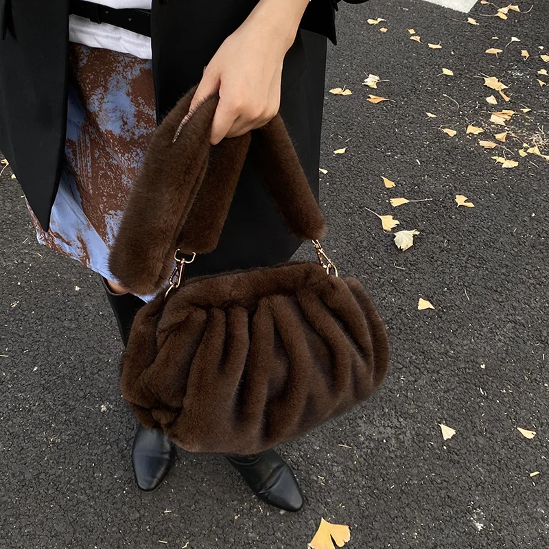 2025 Fashion Faux Fur Shoulder Crossbody Bag Women High End Imitation Mink Shell Bag Autumn Winter Fashion Commute Plush Bag