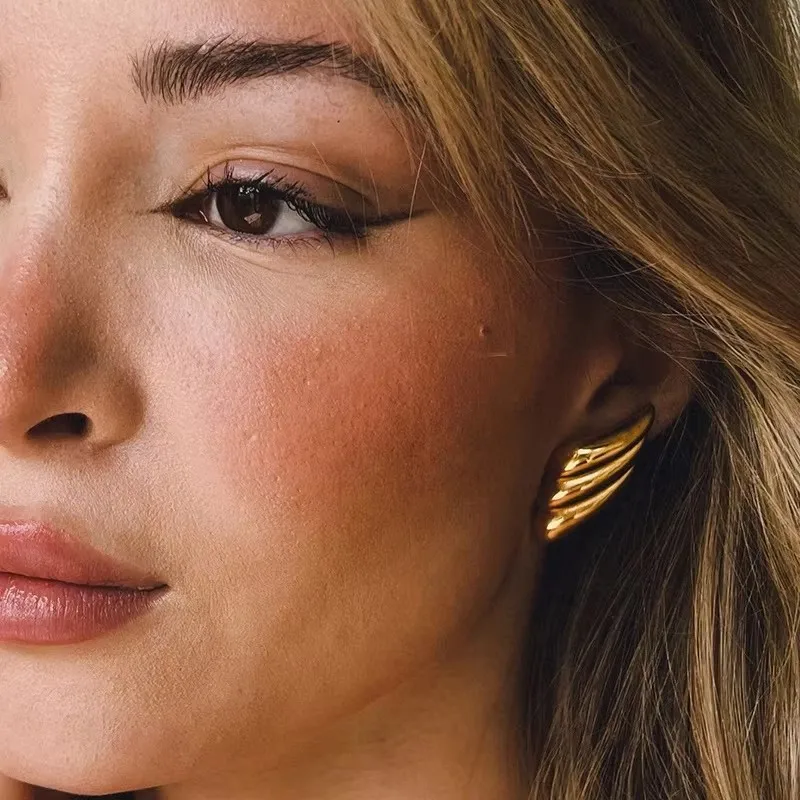Vintage Gold Plated Stainless Steel Stud Earrings for Women Fashion Glossy Metal Wings Shape Chunky Hoops Statement Jewelry - Image 3
